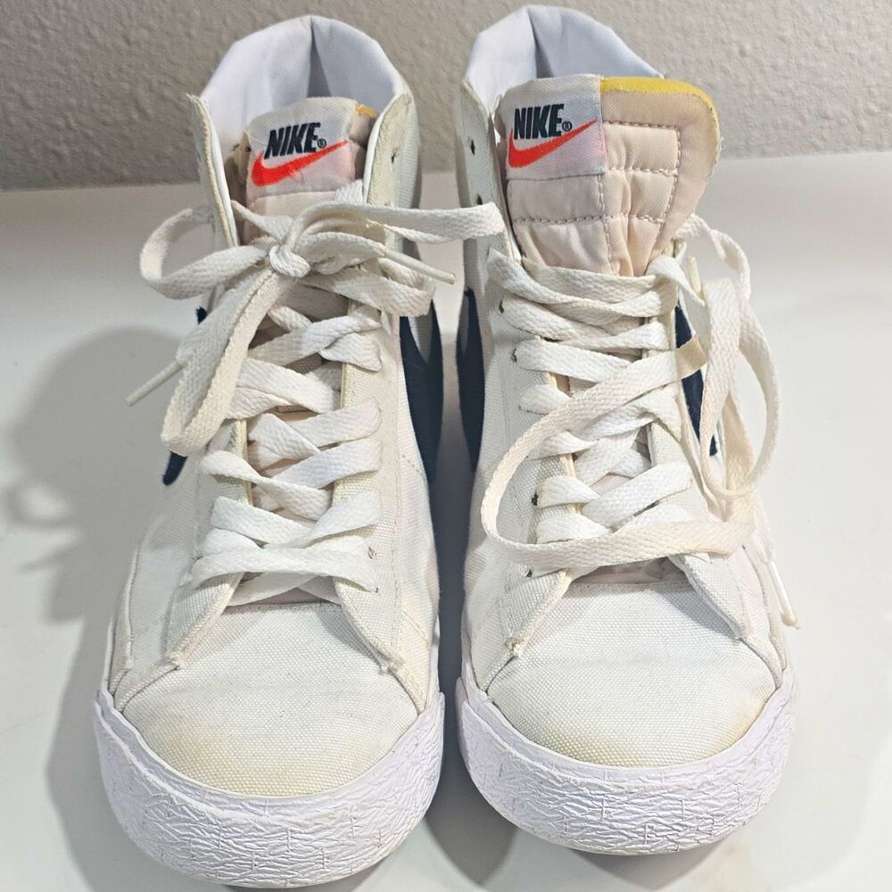 Nike Men's Mid Top Athletic Sneakers White Black Lace Up Rubber Sole